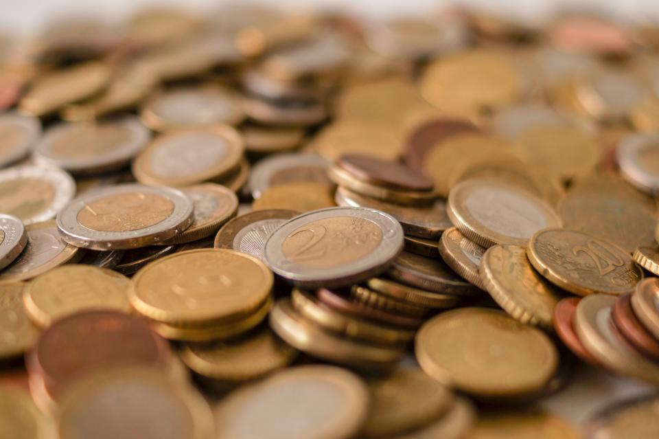 積み重なった硬貨